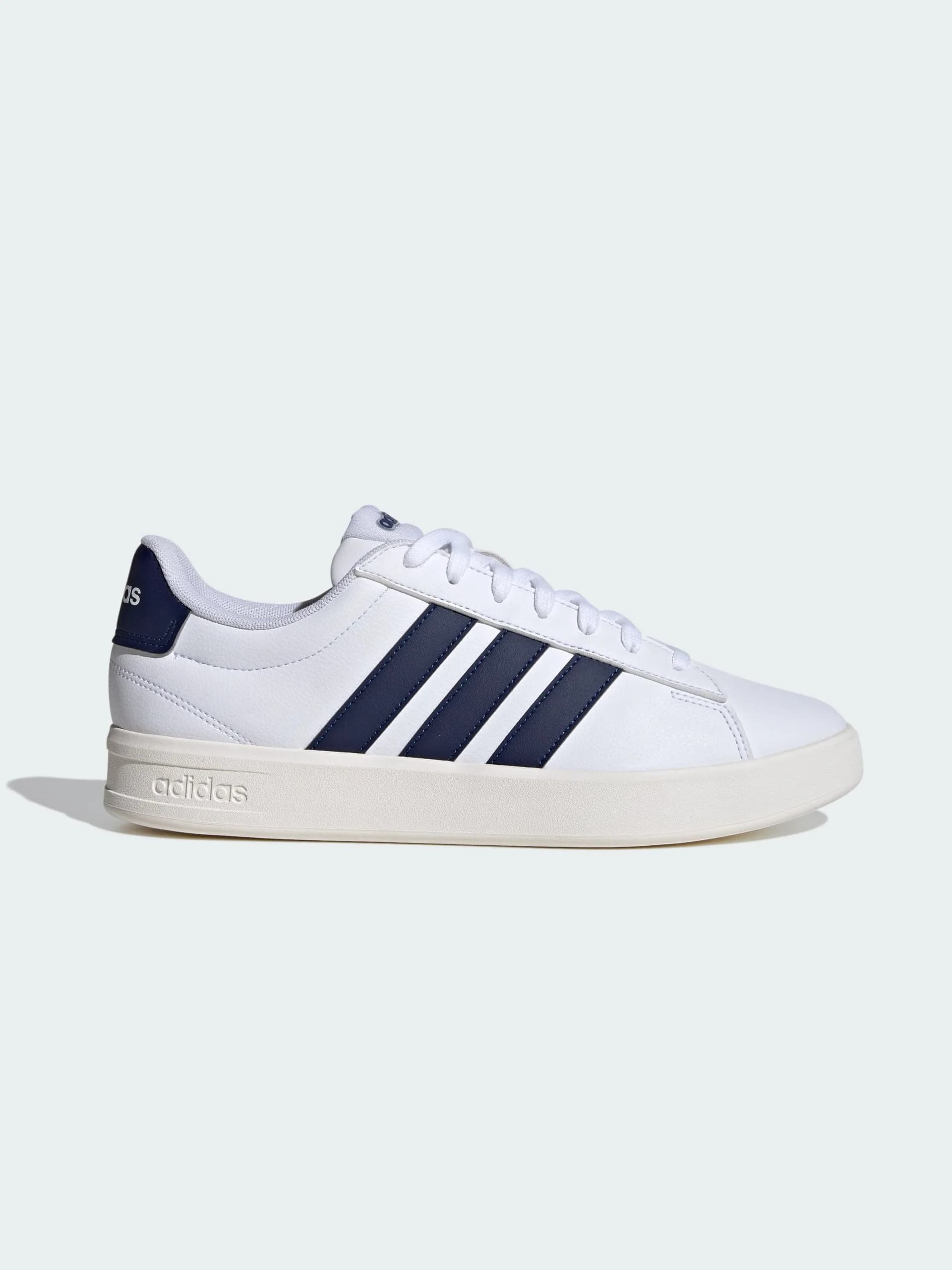 Variante de color cloud white / dark blue / core white