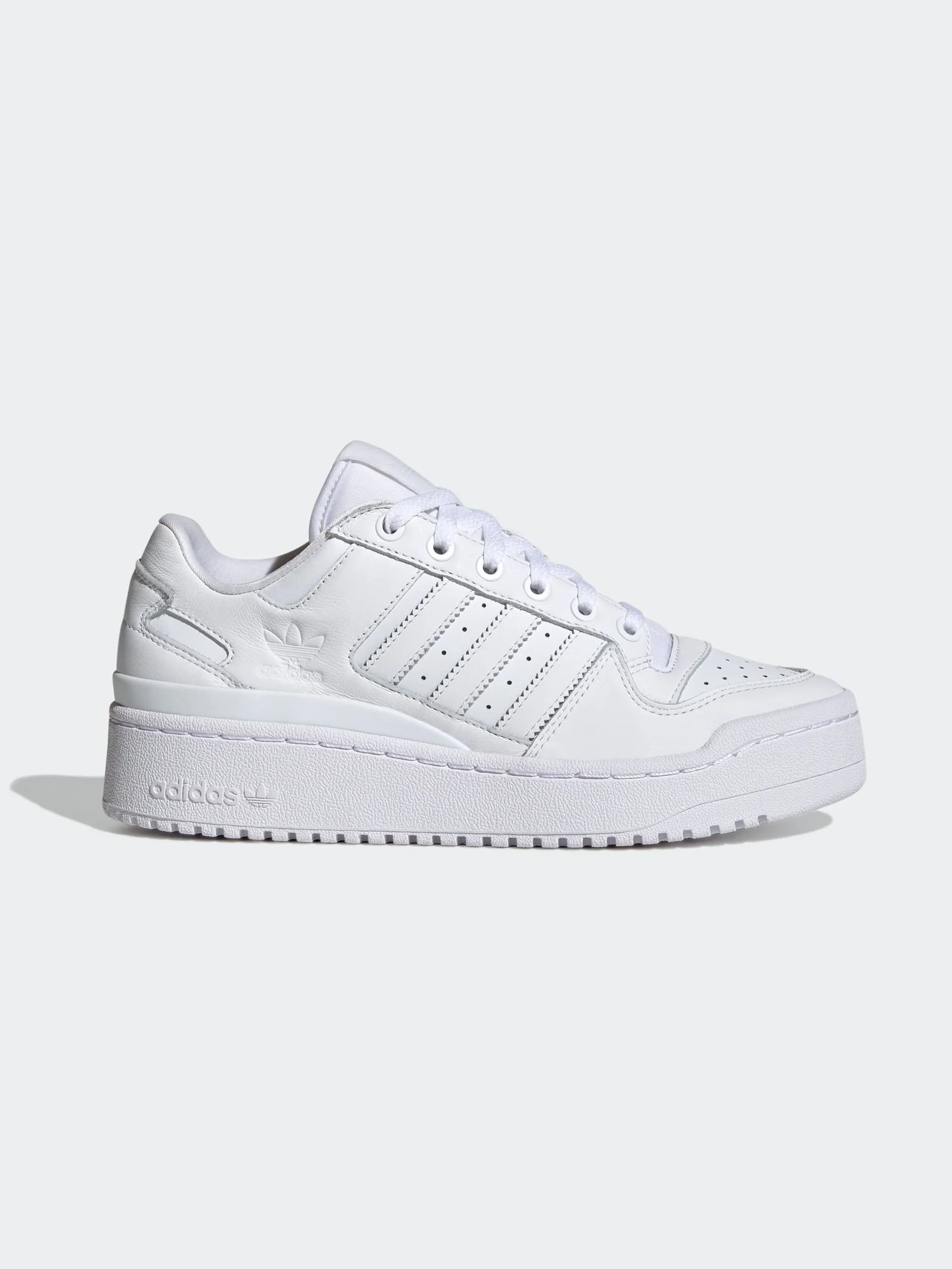 Zapatillas Forum Bold Stripes en color cloud white / cloud white / core black