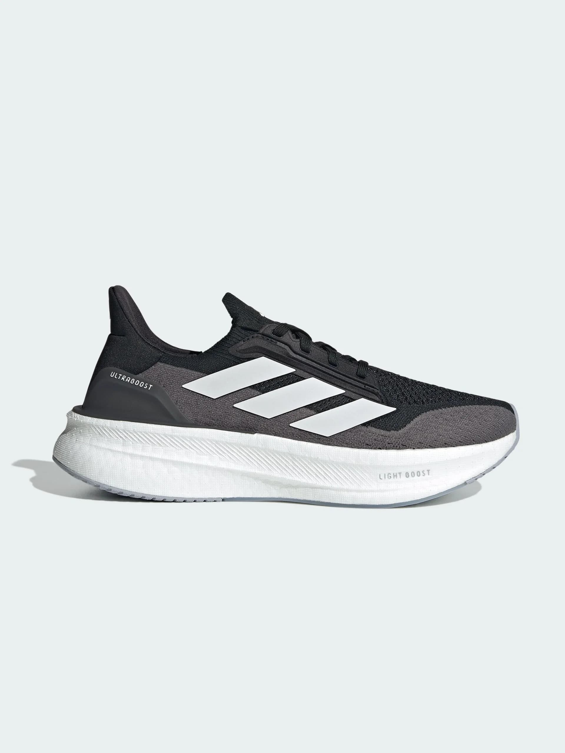 Core Black / Cloud White / Carbon