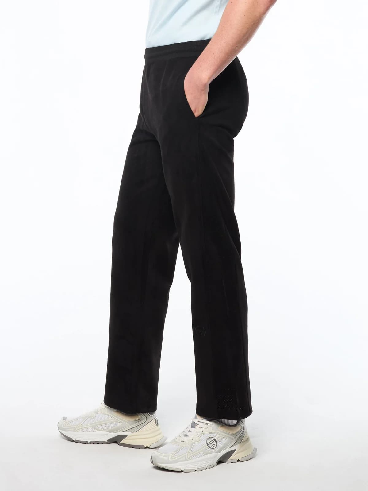 Pantalón Deportivo Camoscio en color black beauty