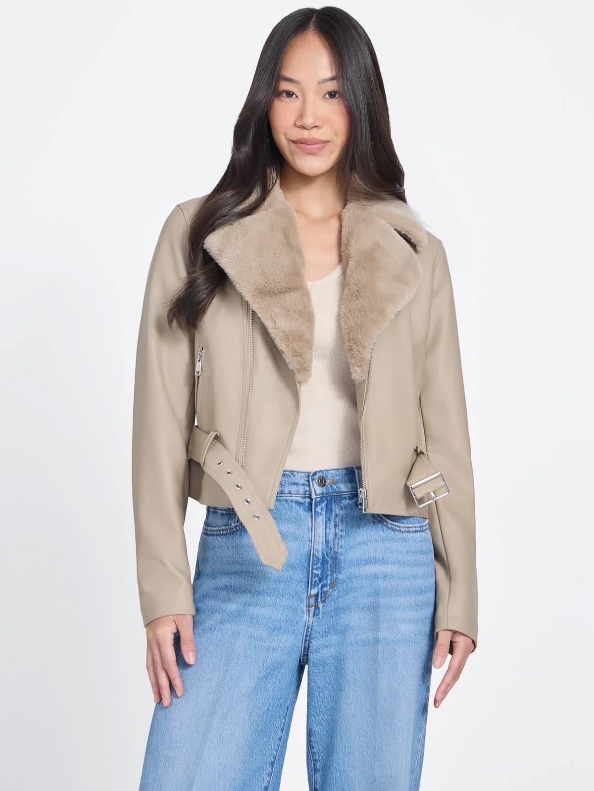 Chaqueta Capri Faux-Leather en color dove nest