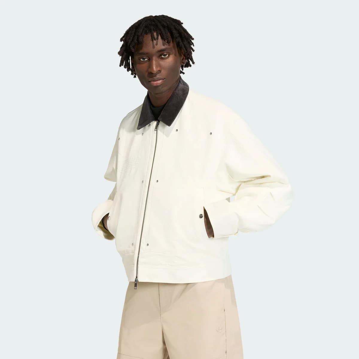 Chaqueta Bomber Premium Essentials en color ivory