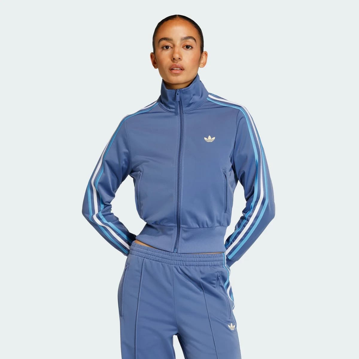 Variante de color Crew Blue / Azul claro / Blanco