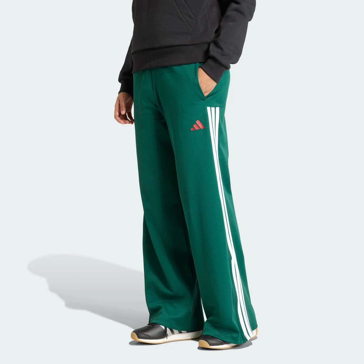 Team Dark Green / Better Scarlet / Blanco