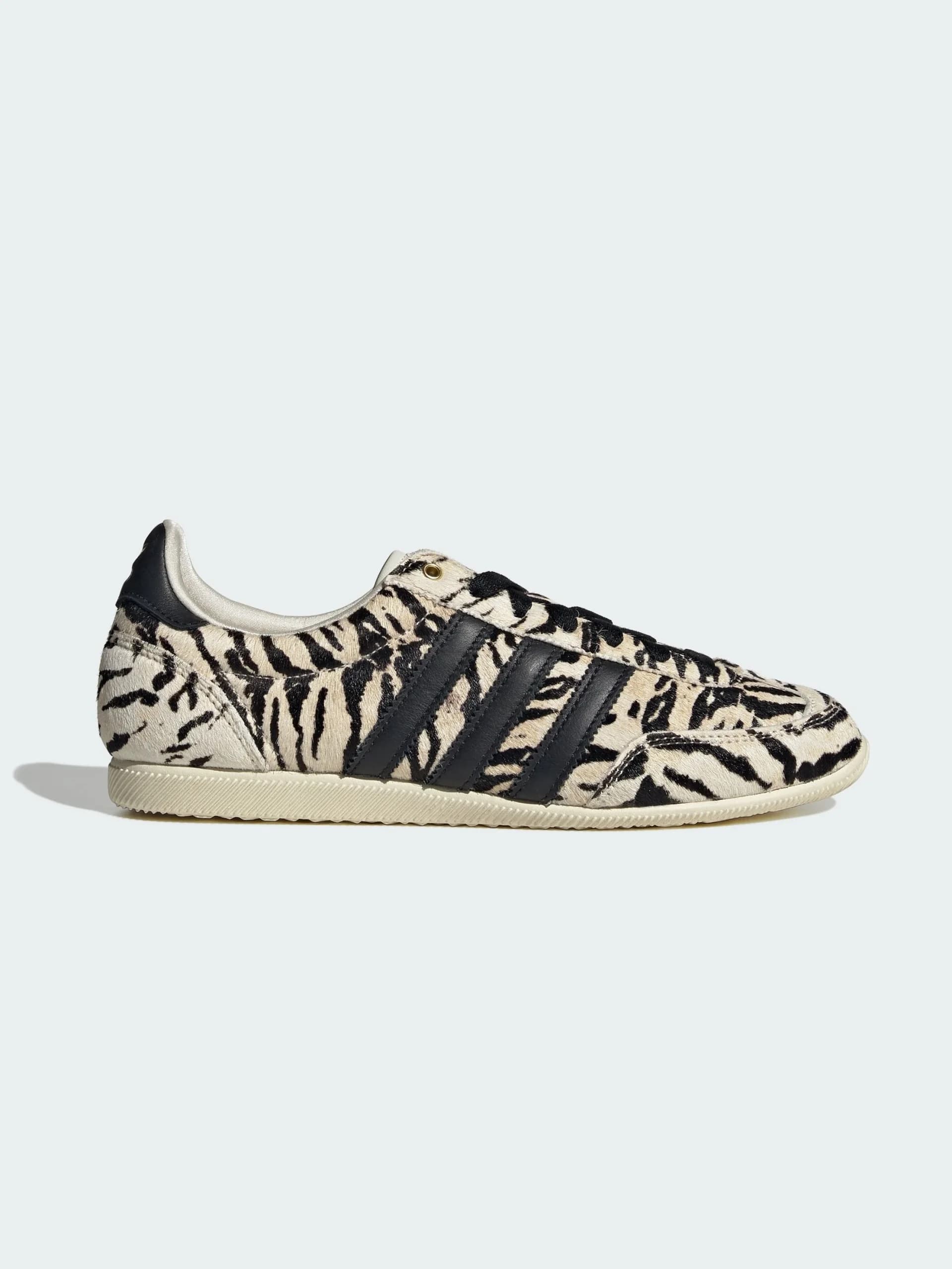 Variante de color off white / core black / core black