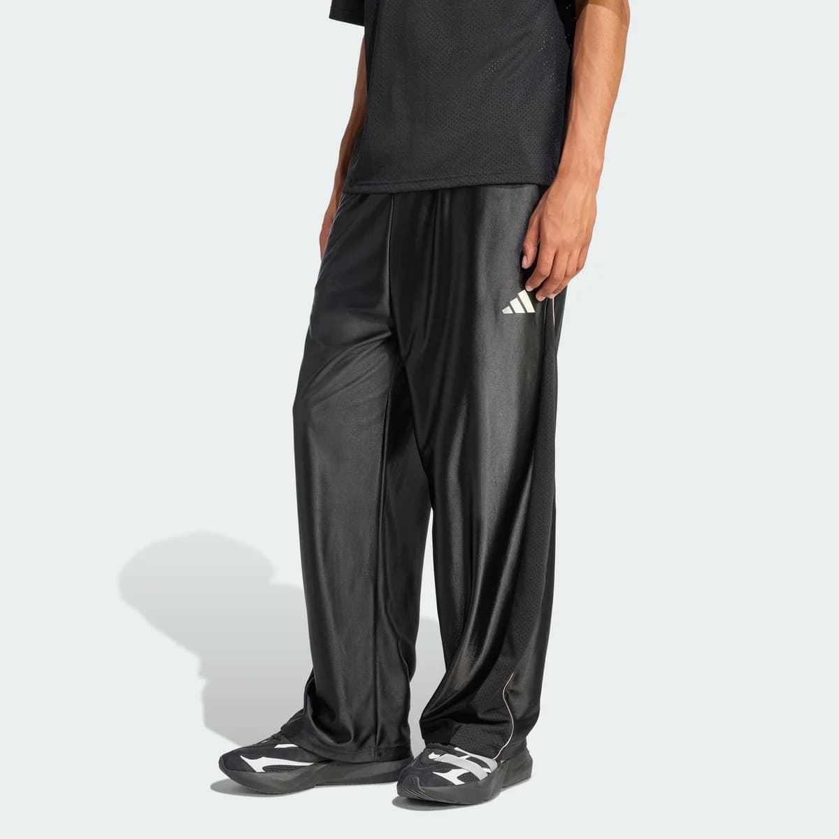 Variante de color black / crystal linen / off white