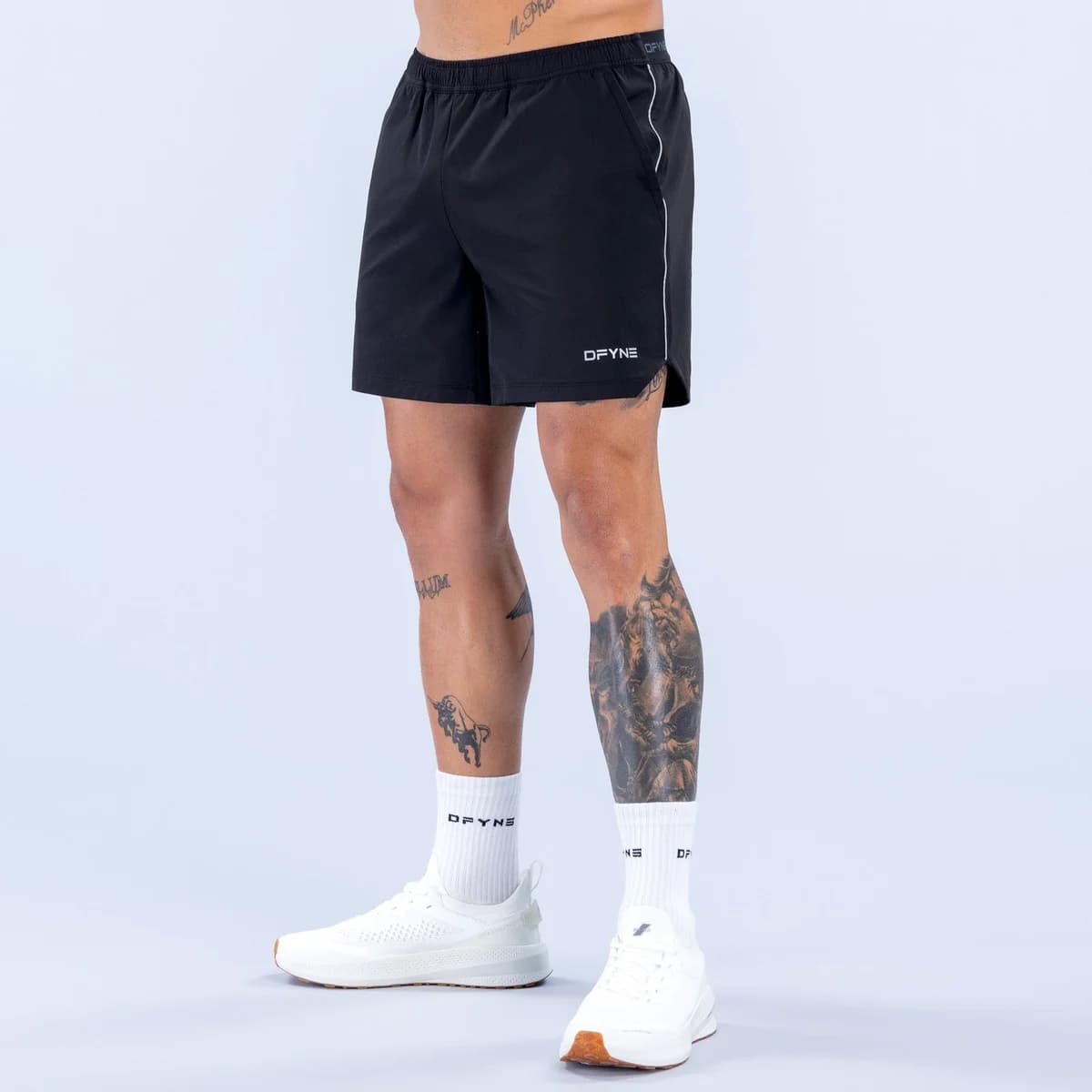 Shorts de Entrenamiento Charge de 6 Pulgadas en color Midnight Black