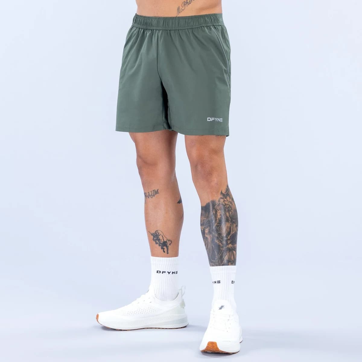 Shorts de Entrenamiento Charge de 6 Pulgadas en color Evergreen