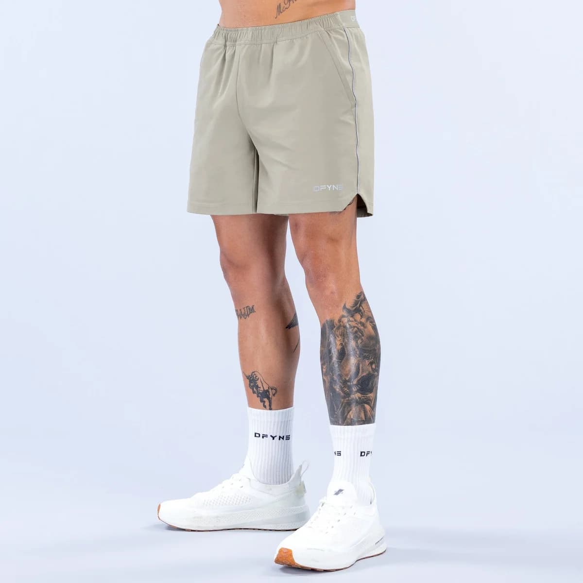 Shorts de Entrenamiento Charge de 6 Pulgadas en color Piedra