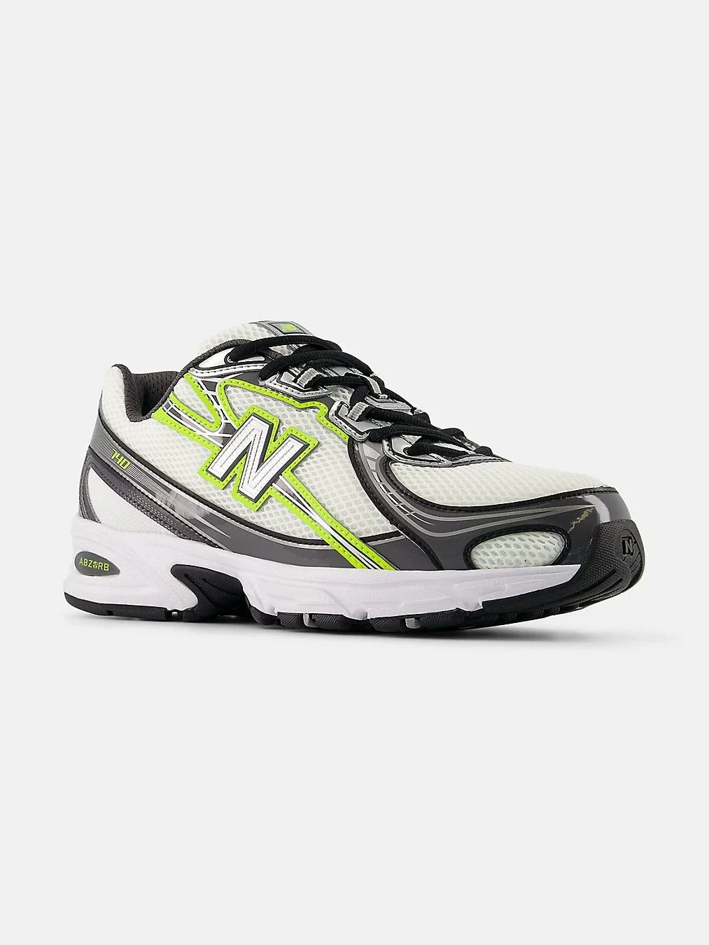 Tenis 740