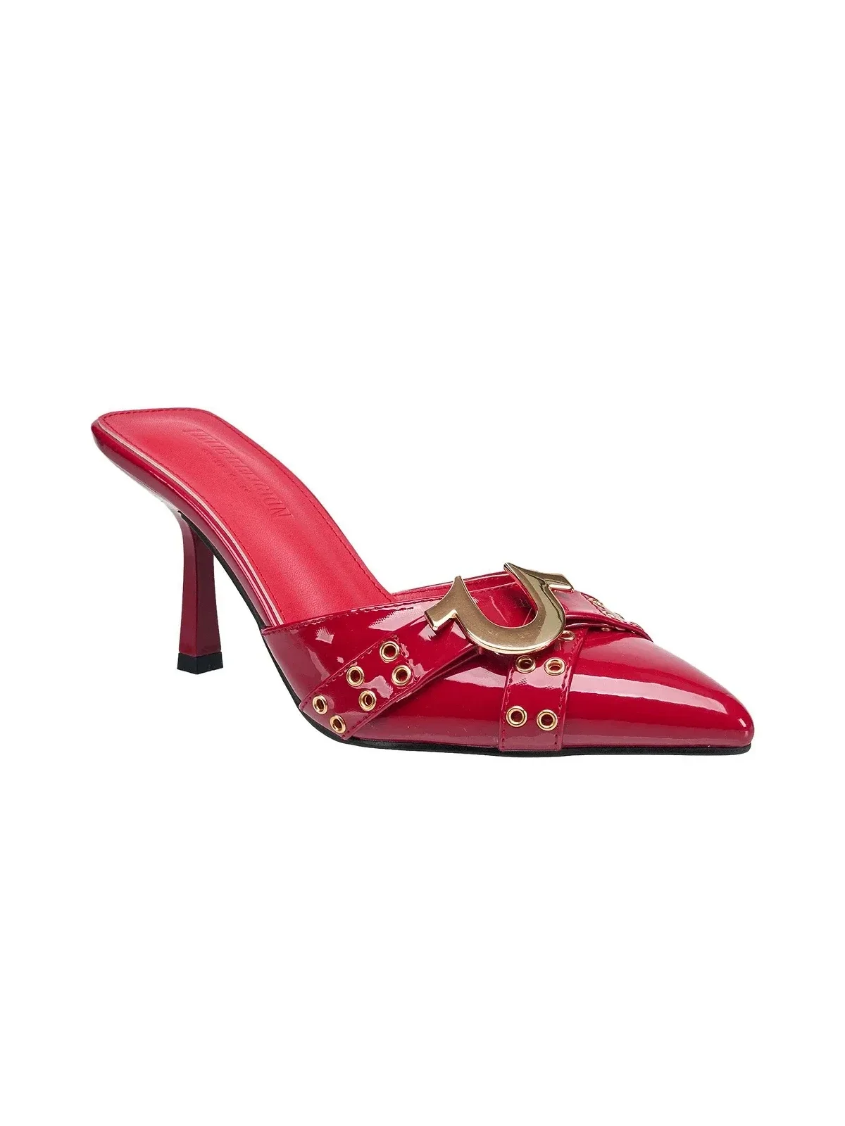 Tacones rojo con logo metálico de muñeca