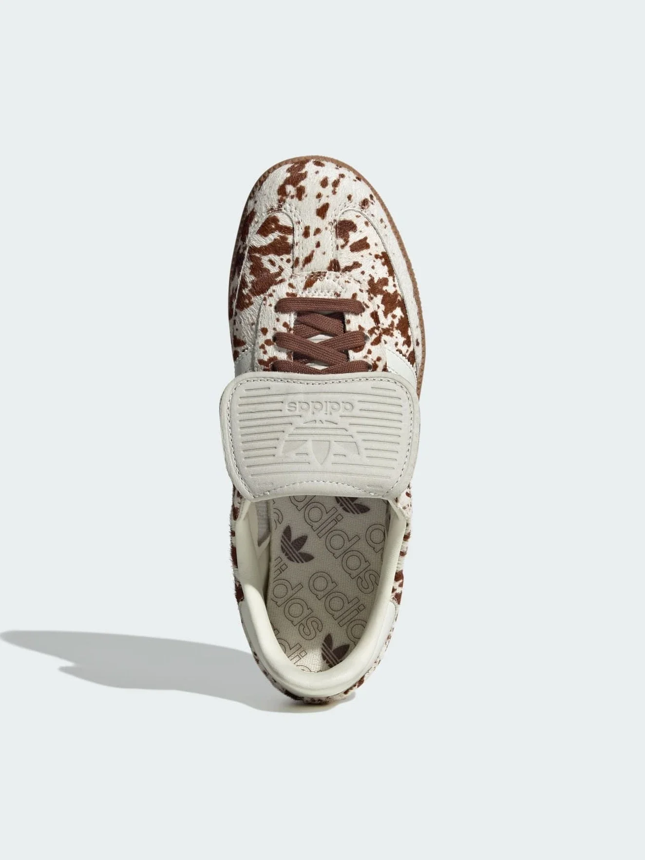 Zapatillas Samba de lengüeta larga con estampado de vaca - imagen 3