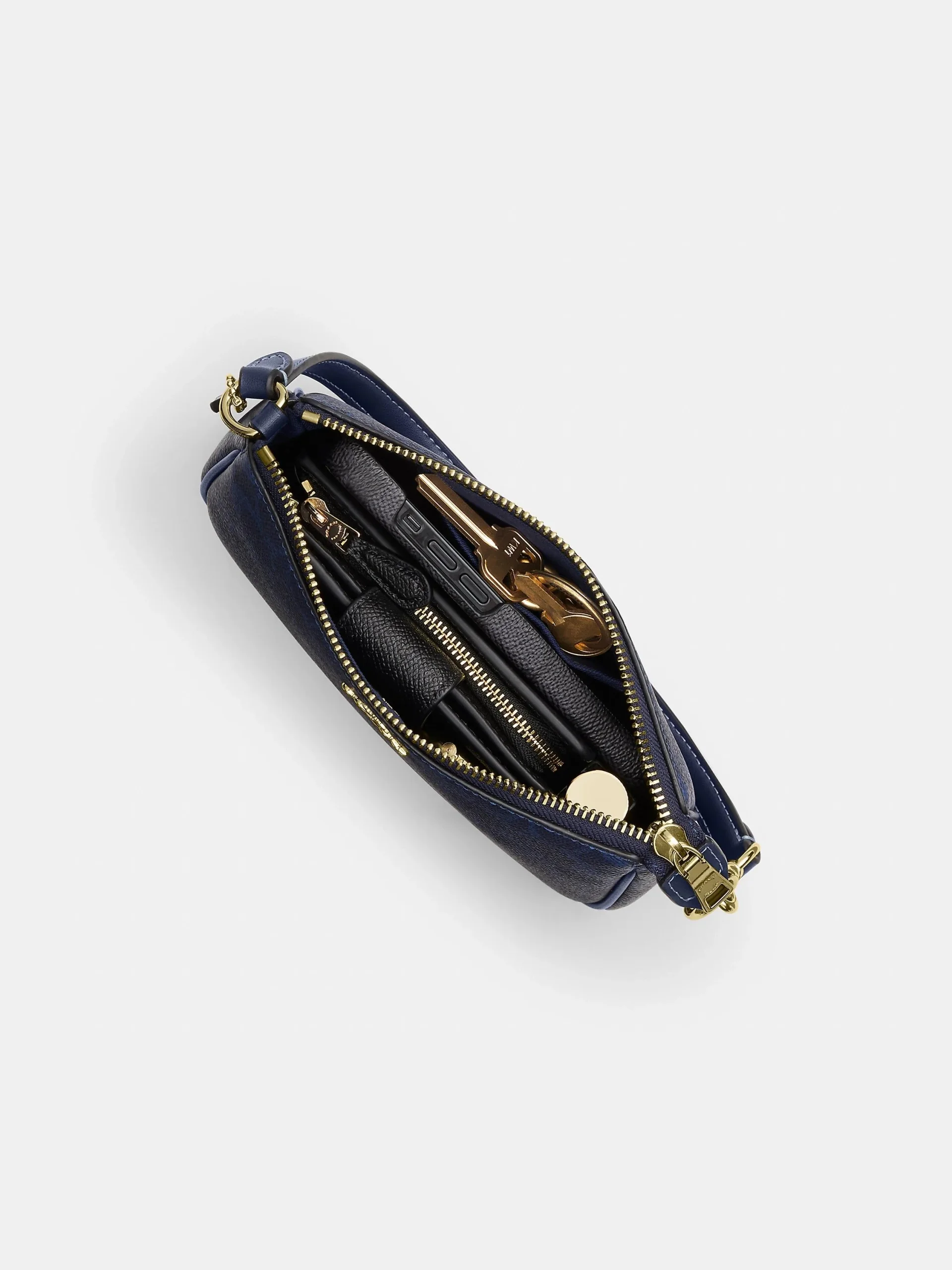 Bolso Nolita 19 en Lona Signature - imagen 4