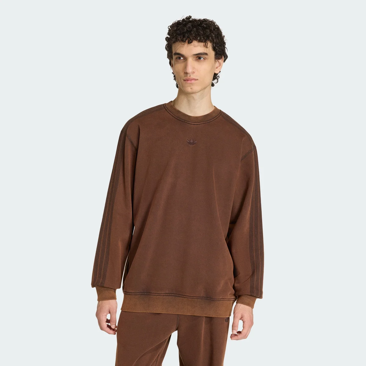Sudadera Premium Essentials Cuello Redondo Efecto Lavado Retro
