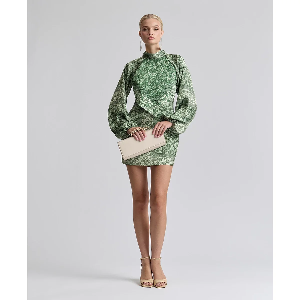 Minivestido Estampado de Satín con Pañuelo en el Cuello - imagen 4