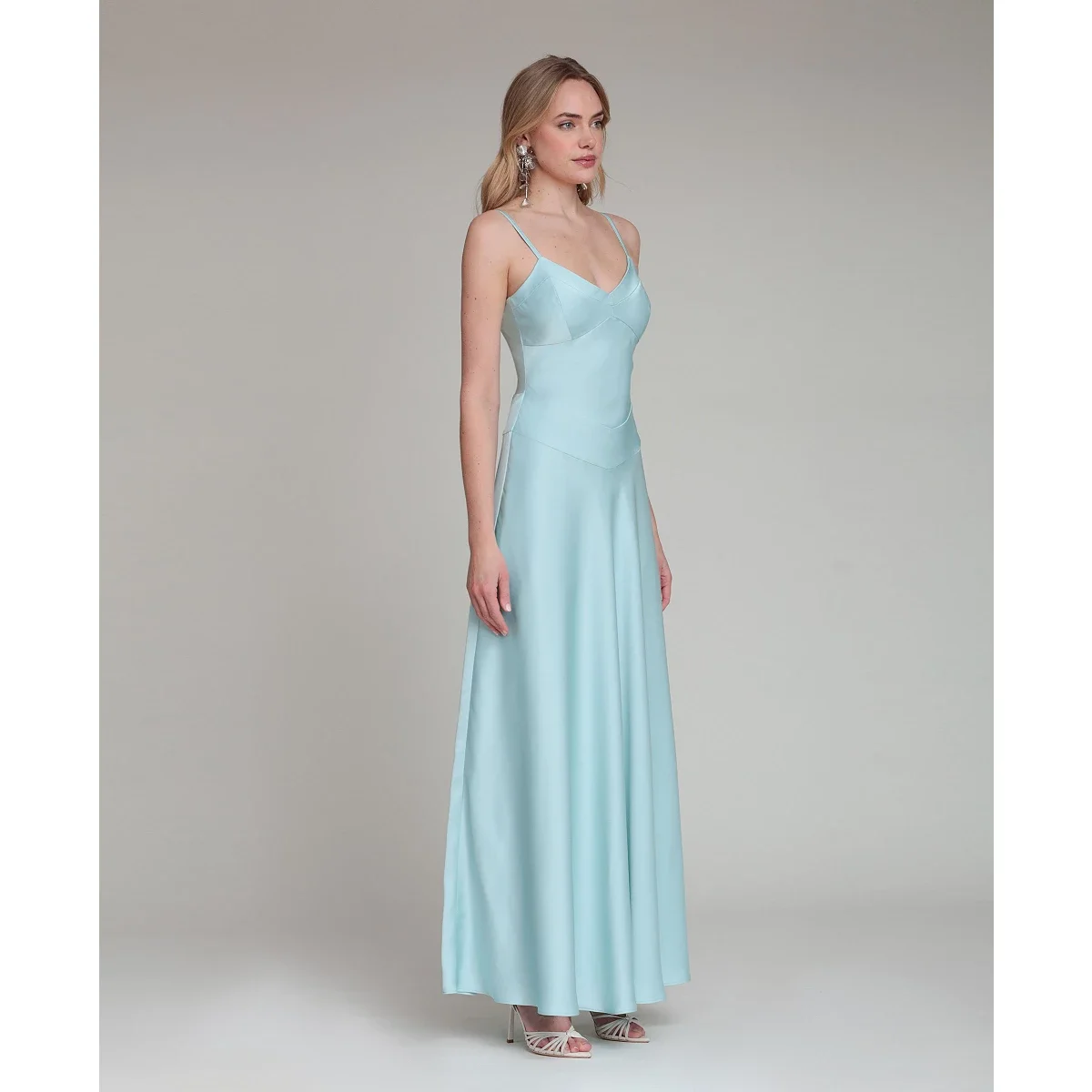 Vestido Largo con Escote en V y Espalda con Cordones - imagen 4