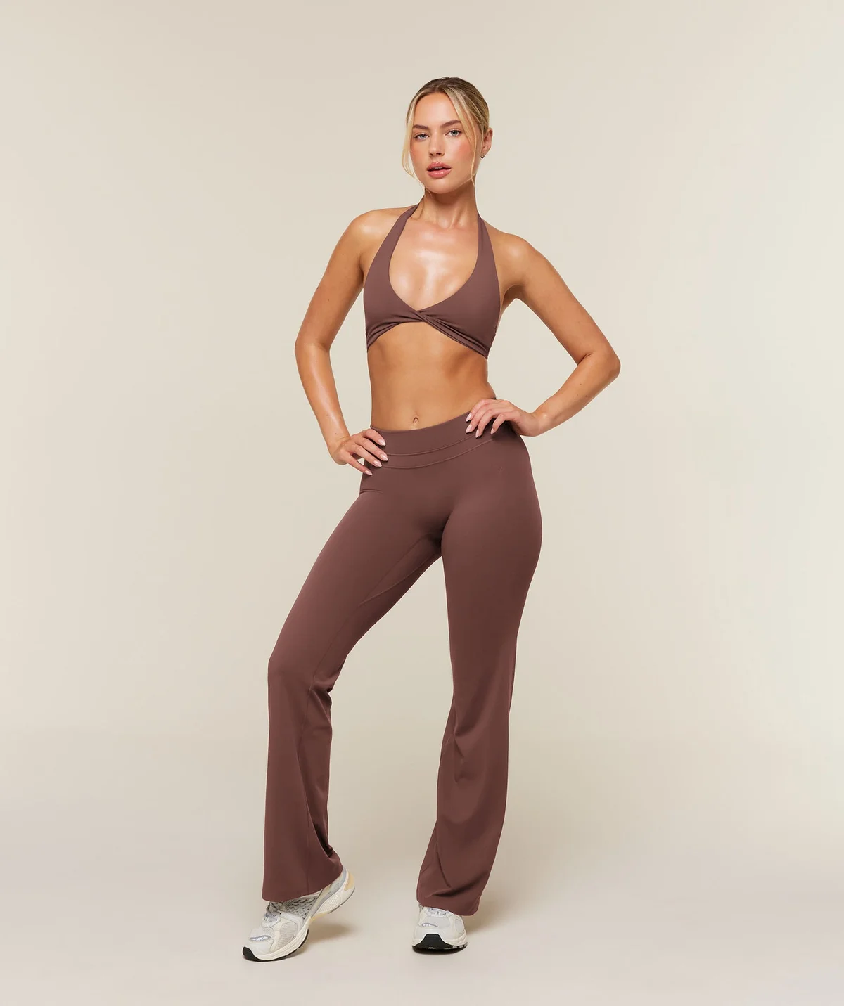 Leggings Whitney de Tiro Medio con Bota Acampanada - imagen 4