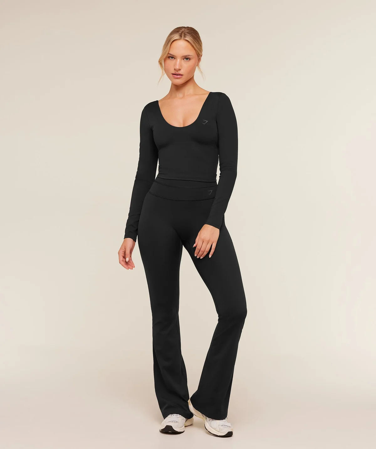 Leggings Acampanados con Espalda Cruzada - imagen 6