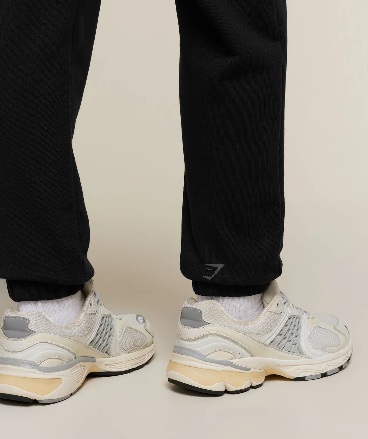 Pantalón Jogger For the Ones Who Show Up Graphic - imagen 5