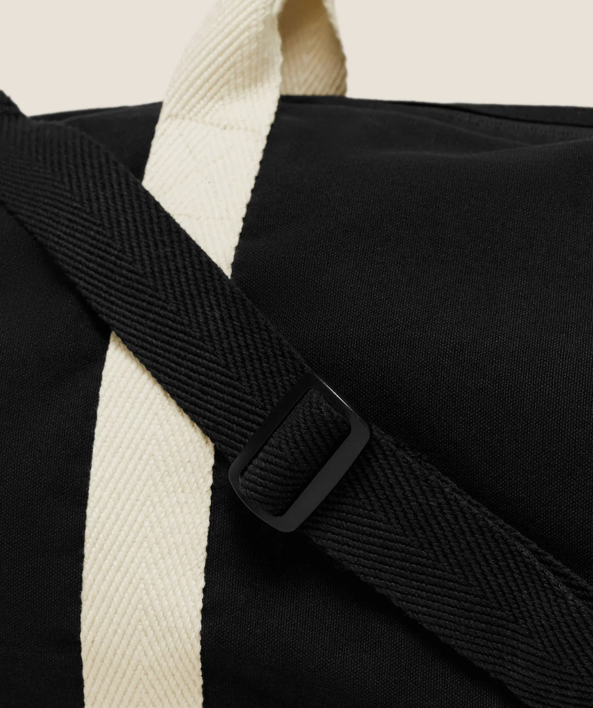 Bolso Duffle Essentials - imagen 4