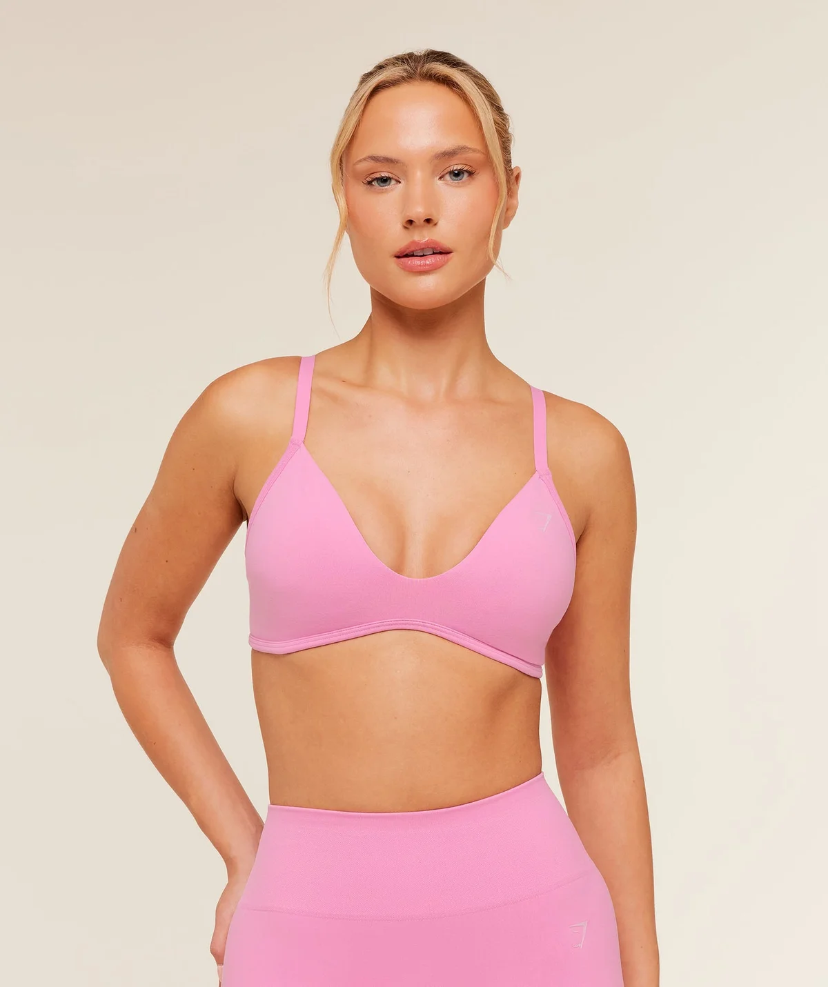 Top Deportivo Soft Sculpt de Cuello en V