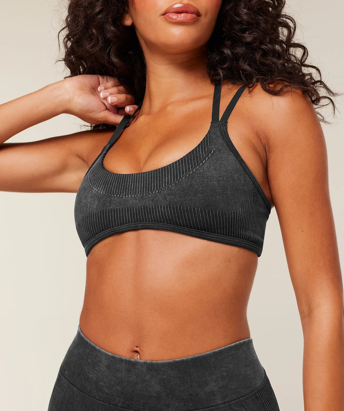 Top Deportivo Gymshark x Bratz Light Support - imagen 6