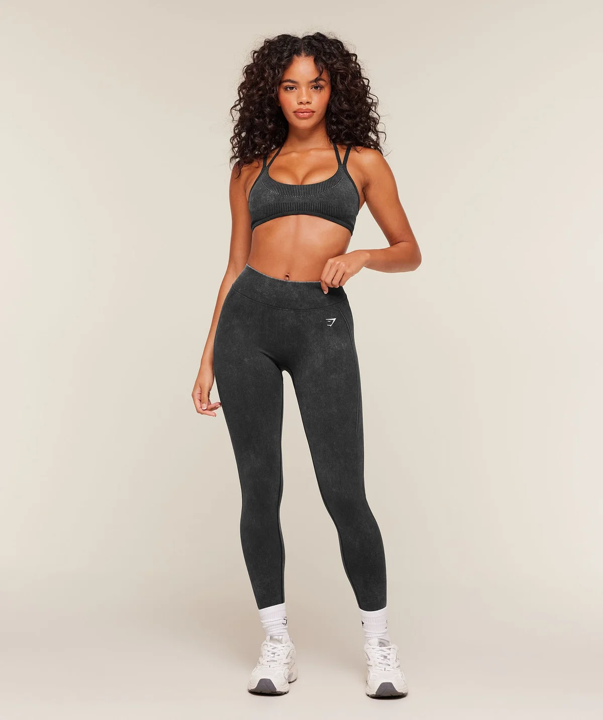Top Deportivo Gymshark x Bratz Light Support - imagen 7