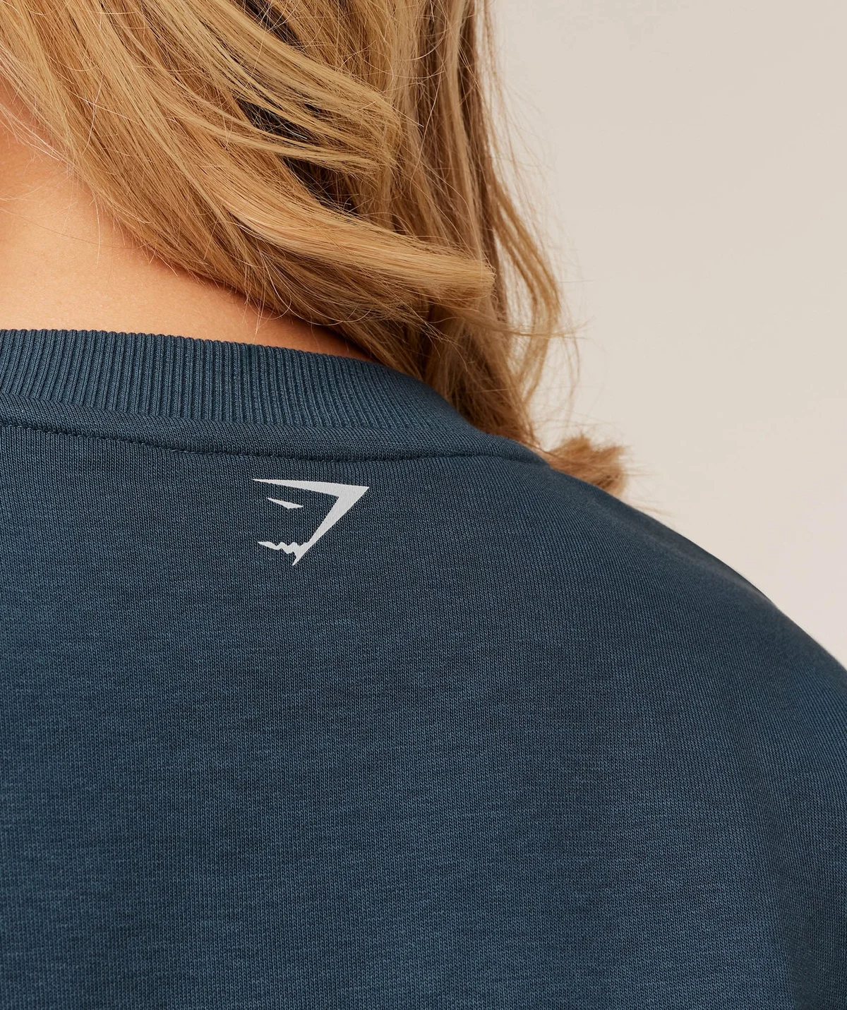 Buzo con Gráfico Worn Crest - imagen 6