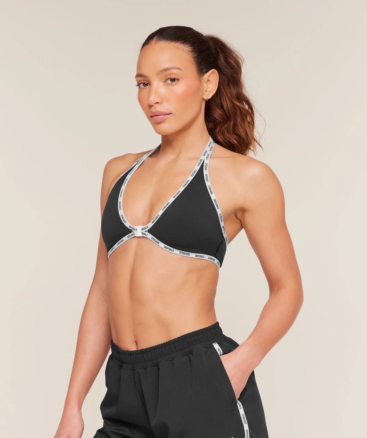 Top Deportivo Micro Logo Clasp Minimal - imagen 3