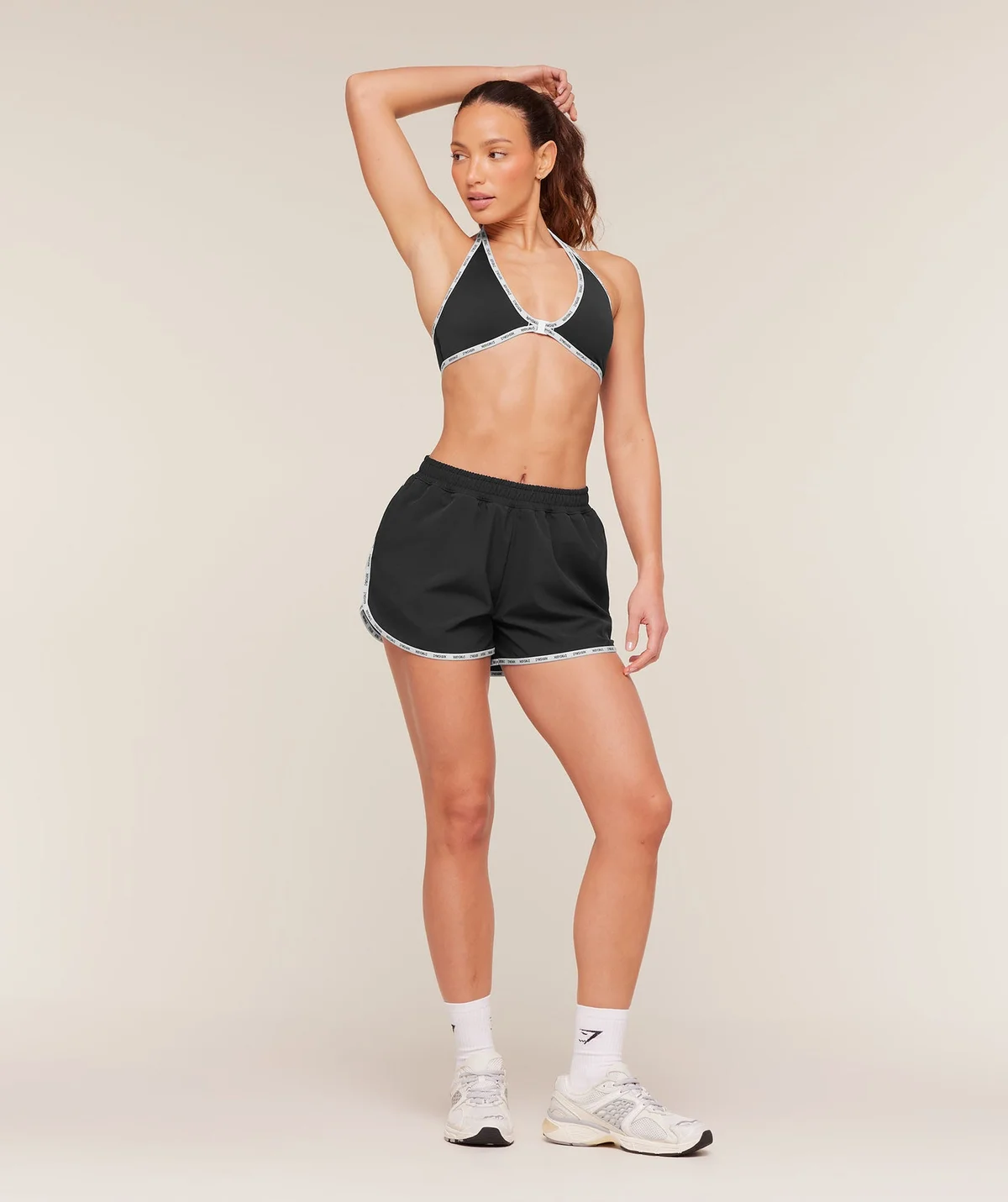 Top Deportivo Micro Logo Clasp Minimal - imagen 4