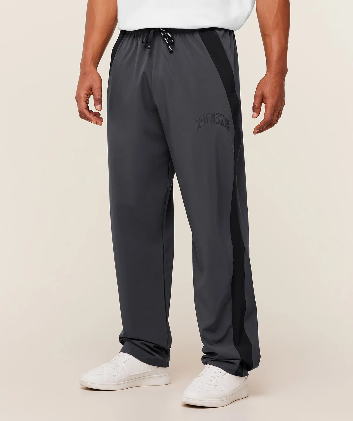 Pantalón Collegiate Tech