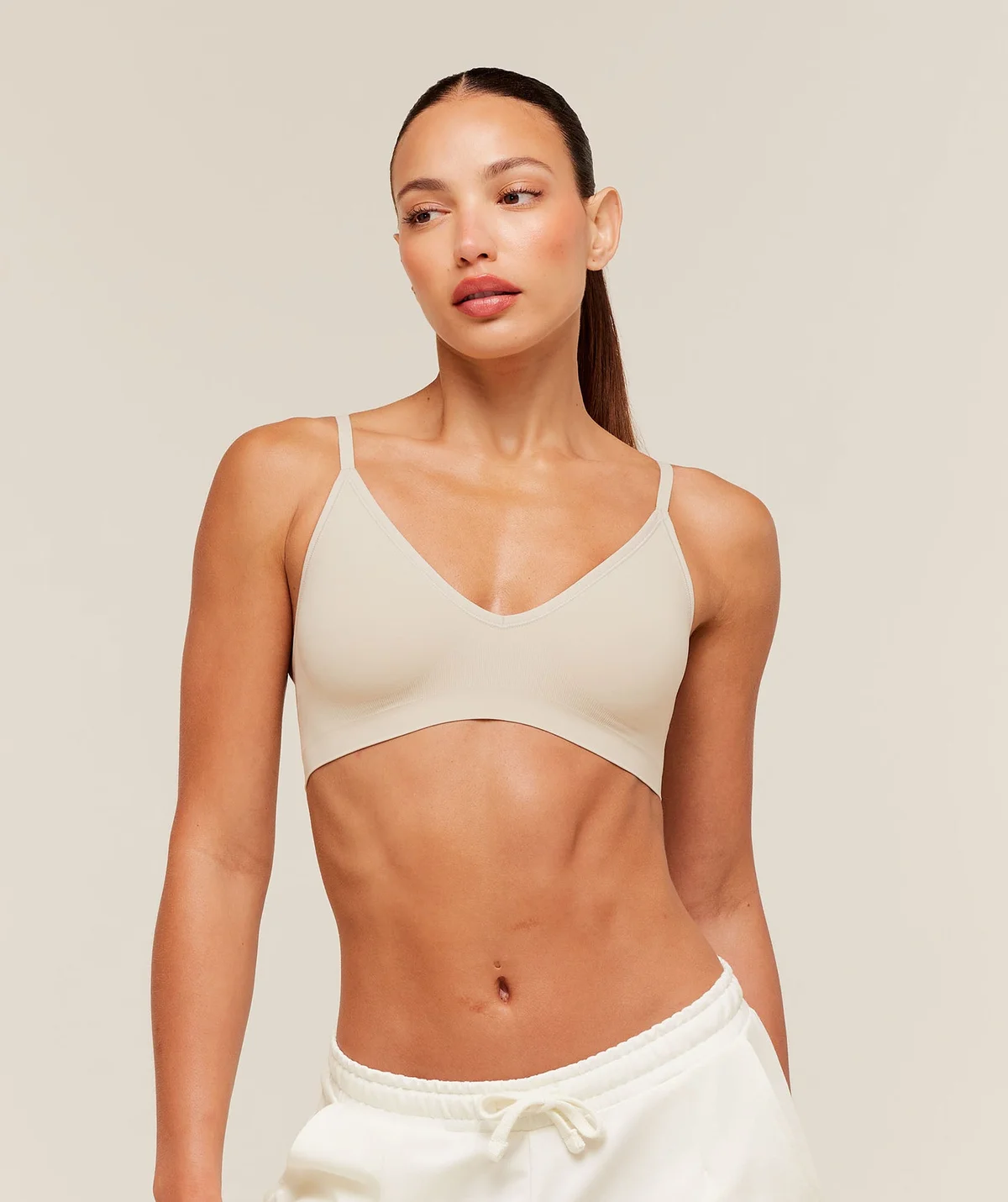 Top Deportivo V-Neck FeatherForm