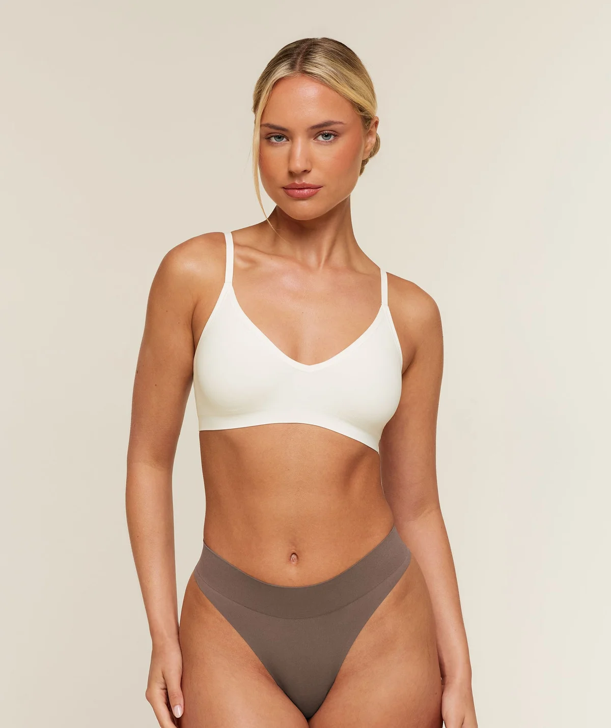 Top Deportivo V-Neck FeatherForm