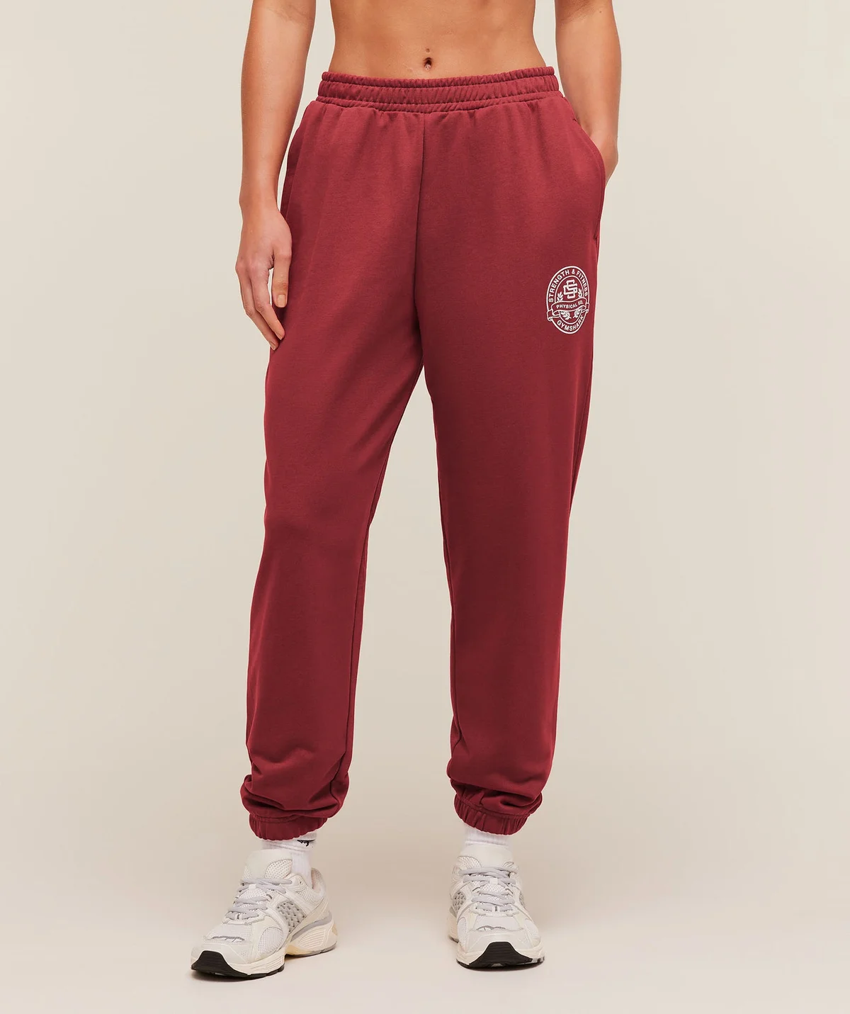 Pantalón Jogger Strength and Fitness Crest Graphic - imagen 1