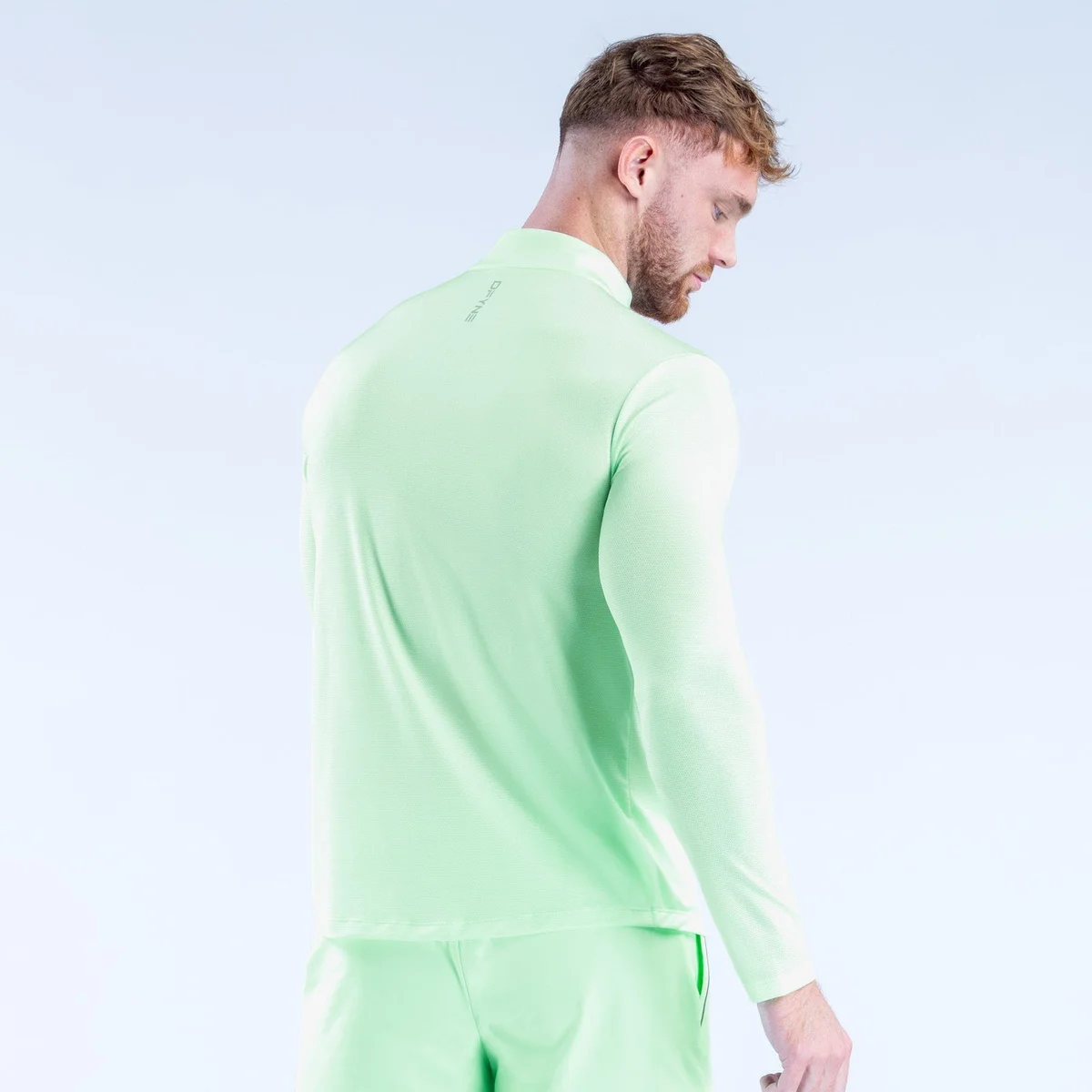 Camiseta Charge con Cierre Parcial