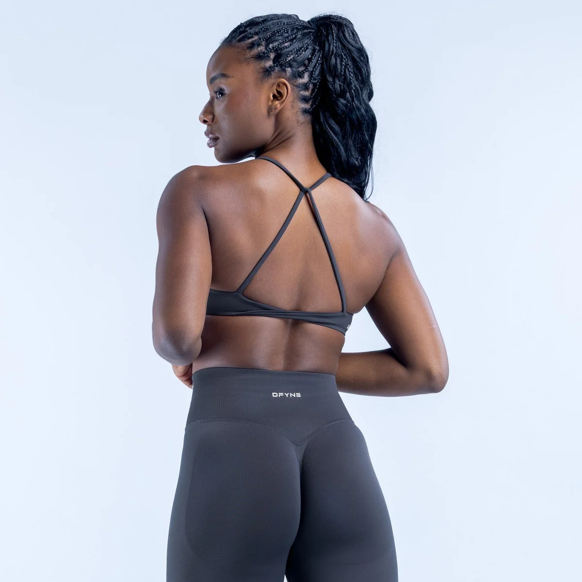 Top Deportivo Dynamic de Tirantes Entrelazados