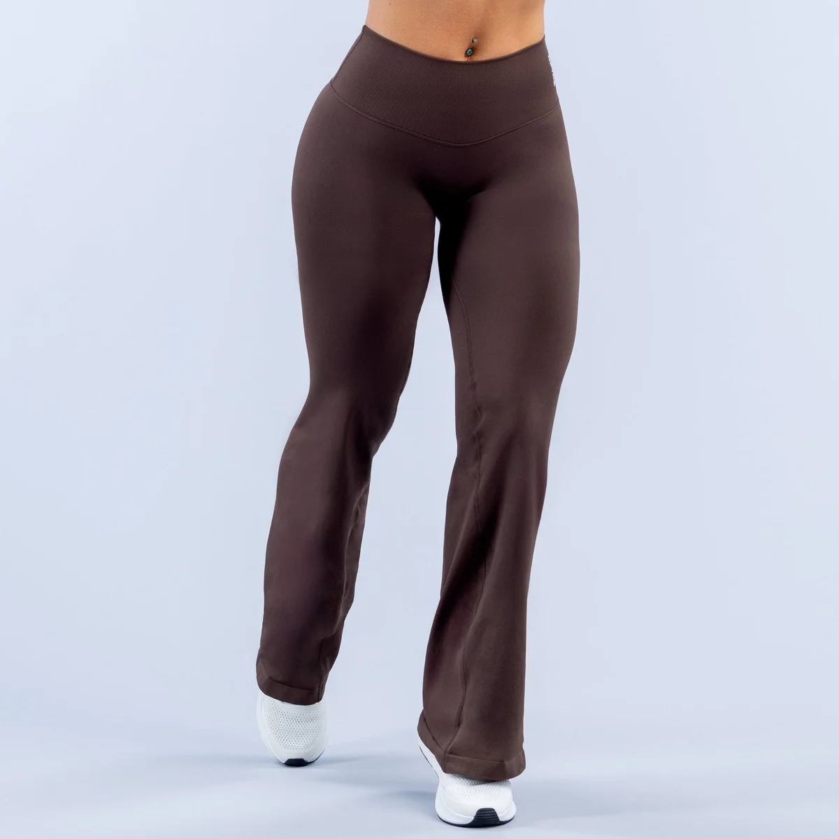 Pantalón Acampanado Dynamic de Cintura Posterior en V - imagen 4