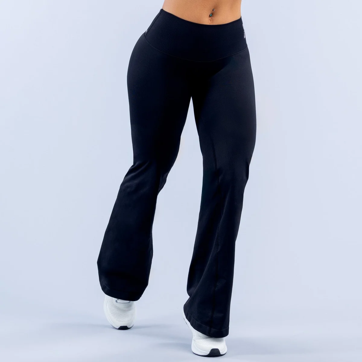 Pantalón Acampanado Dynamic de Cintura Posterior en V - imagen 4