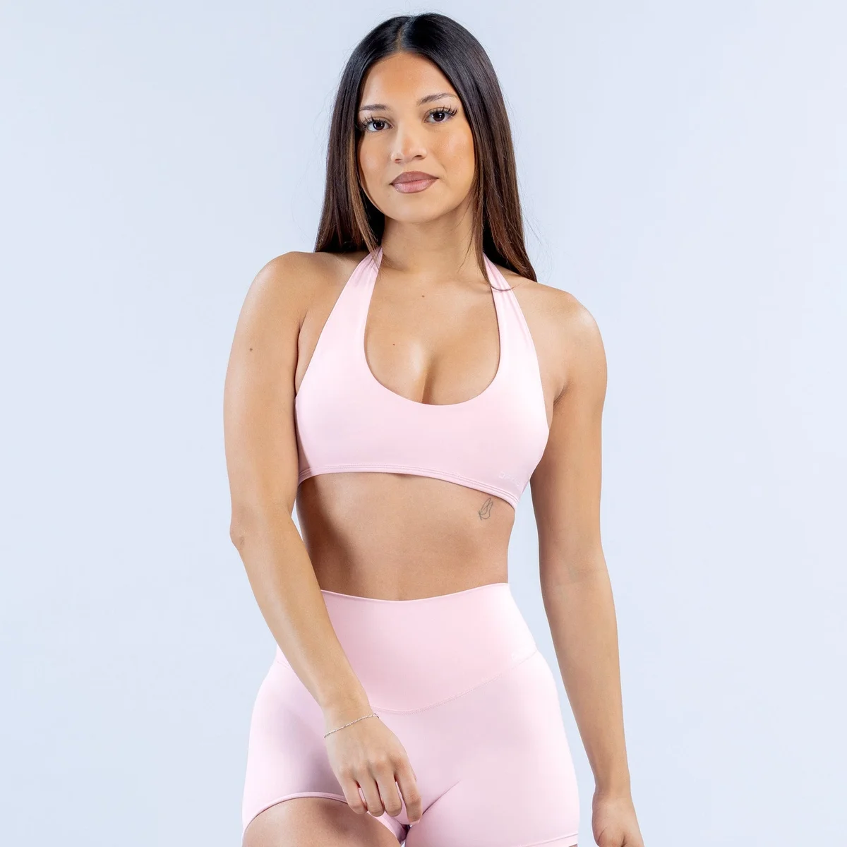 Top Deportivo Anisia Halter de Espalda Abierta