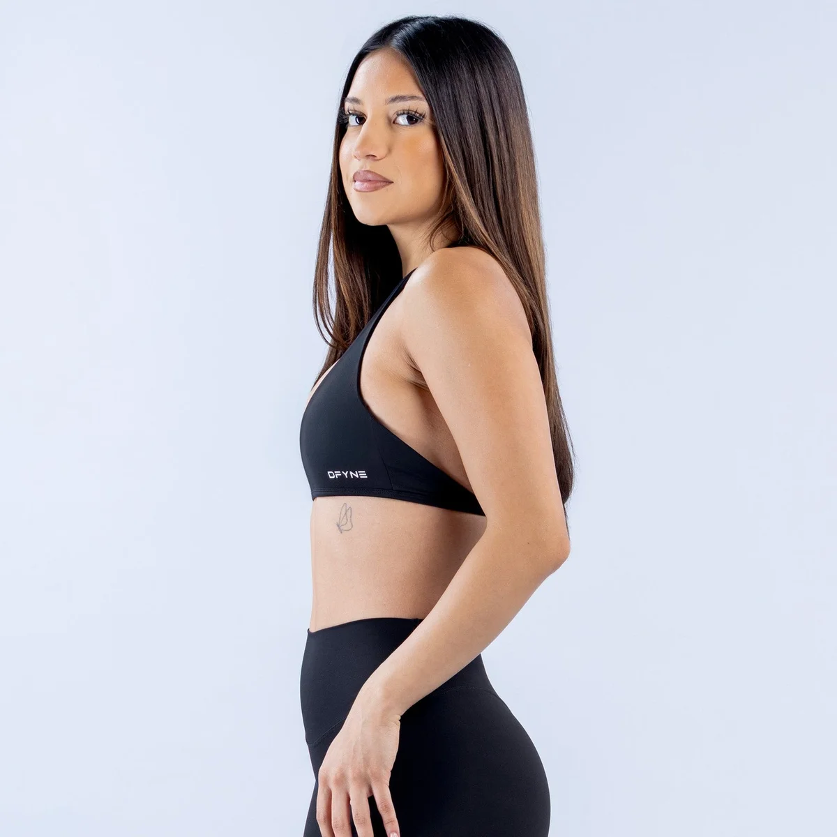 Top Deportivo Anisia Halter de Espalda Abierta